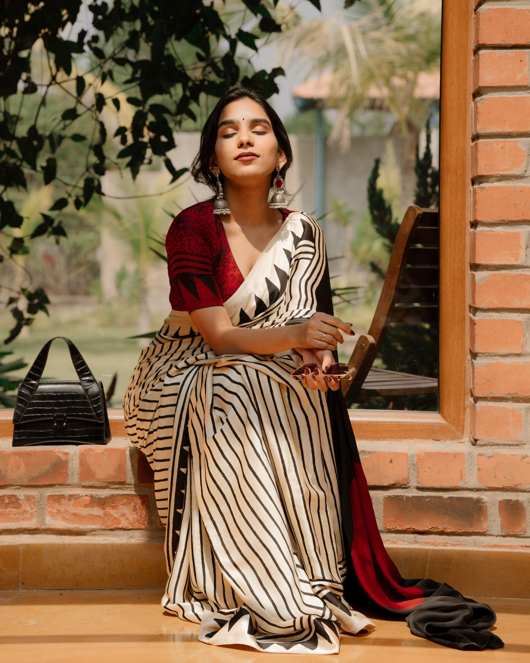 🌟 "Striped Elegance Saree – Black & Ivory Edition"